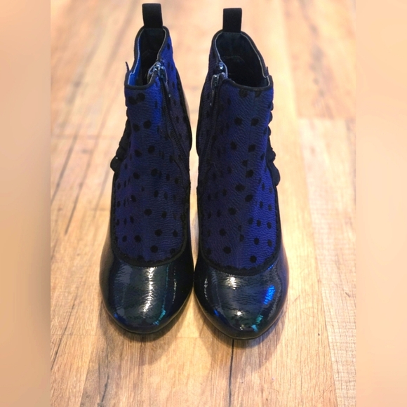 Ruby Shoo Antoinette in Navy Size  6 - Picture 1 of 7